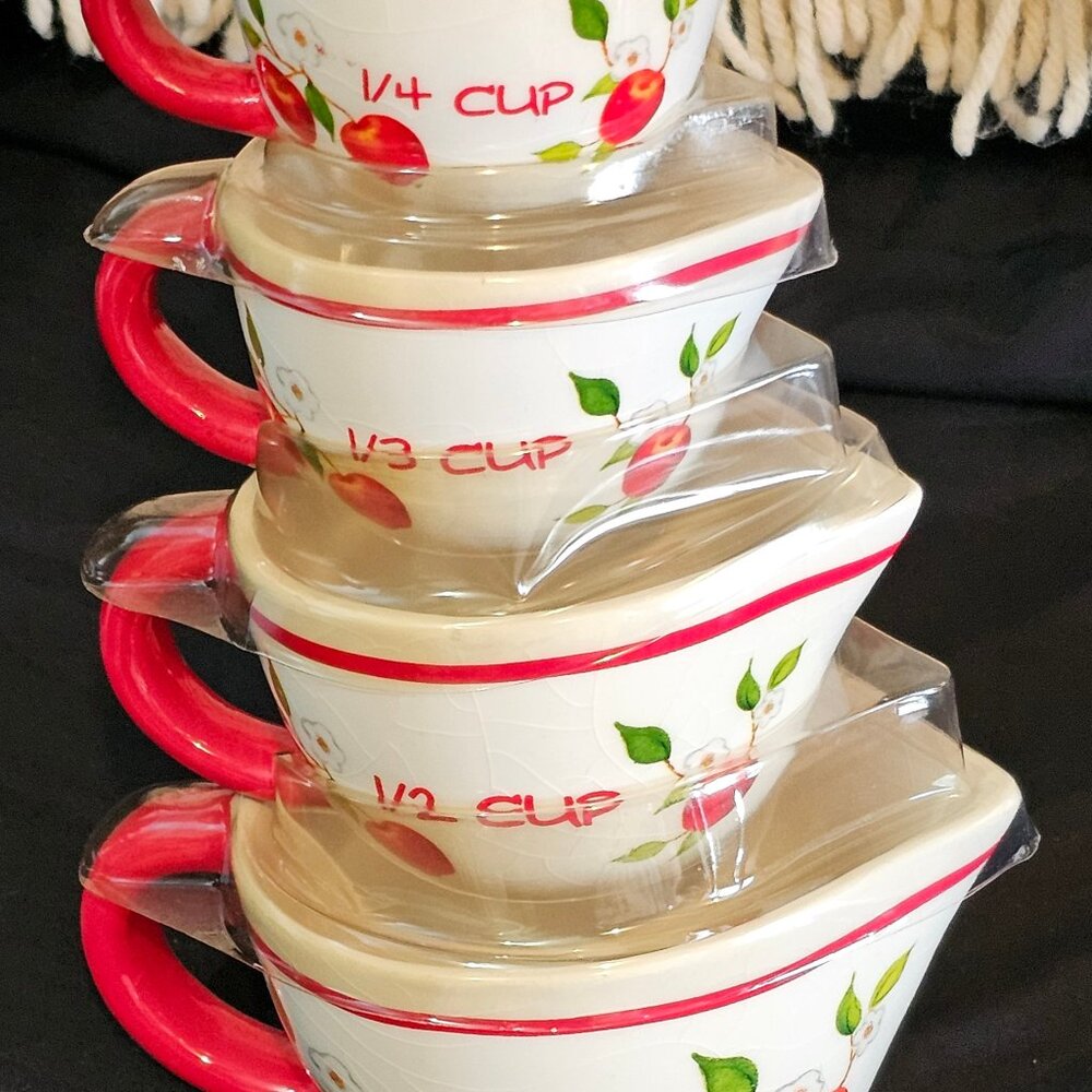 New Cracker Barrel Ceramic “Sweet As Pie” Measuring Cups, By Susan Winget